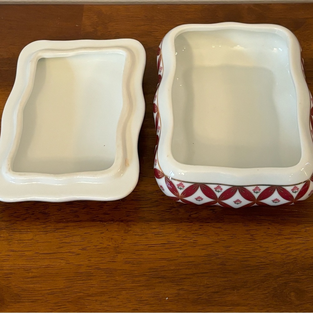 Porcelain Keepsake Box - Picture 6 of 8